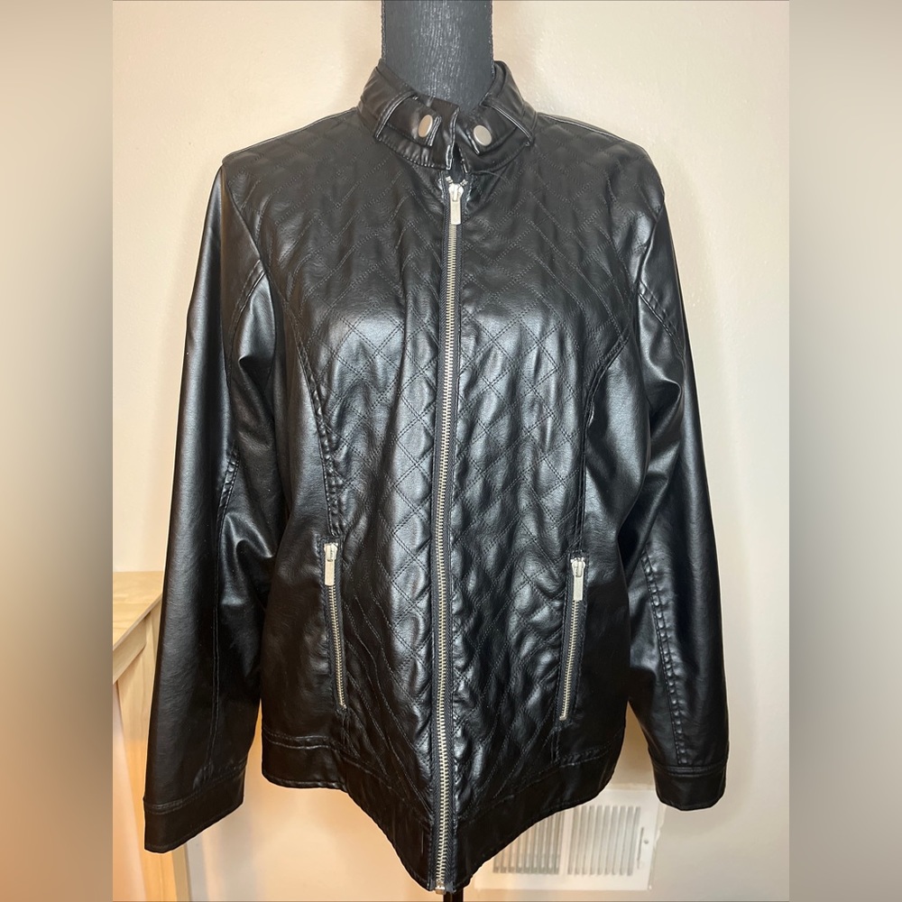 NEW LOOK Women's Black Faux Leather Jacket, Front Zipper, Fitted, Pockets 1X